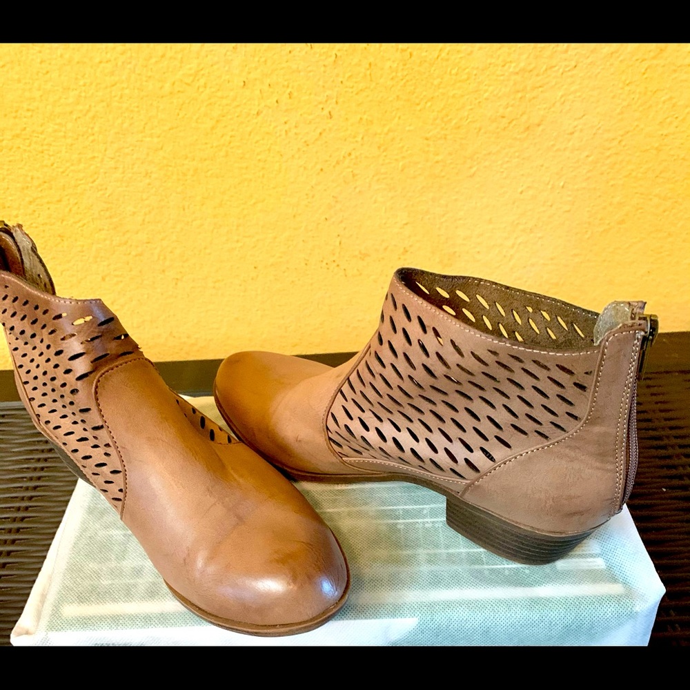 Women’s Taupe Booties